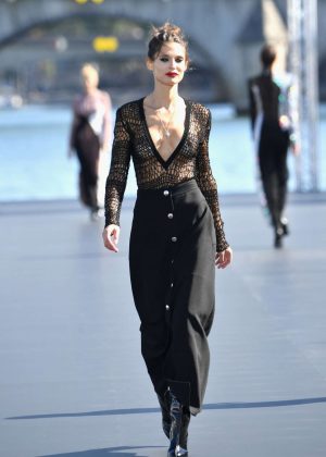 Bianca Balti - L'Oreal Runway Show in Paris