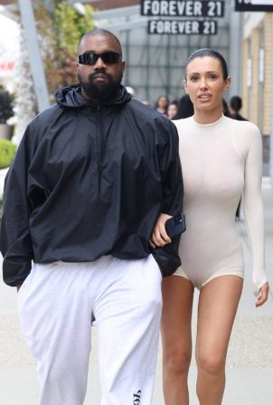 Bianca Censori - With husband Kanye West Seen after eating at Cheesecake Factory