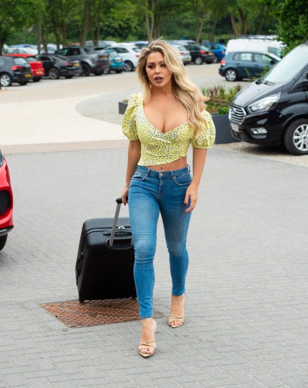 Bianca Gascoigne and Kris Boyson - Arriving at The Cave hotel in Faversham