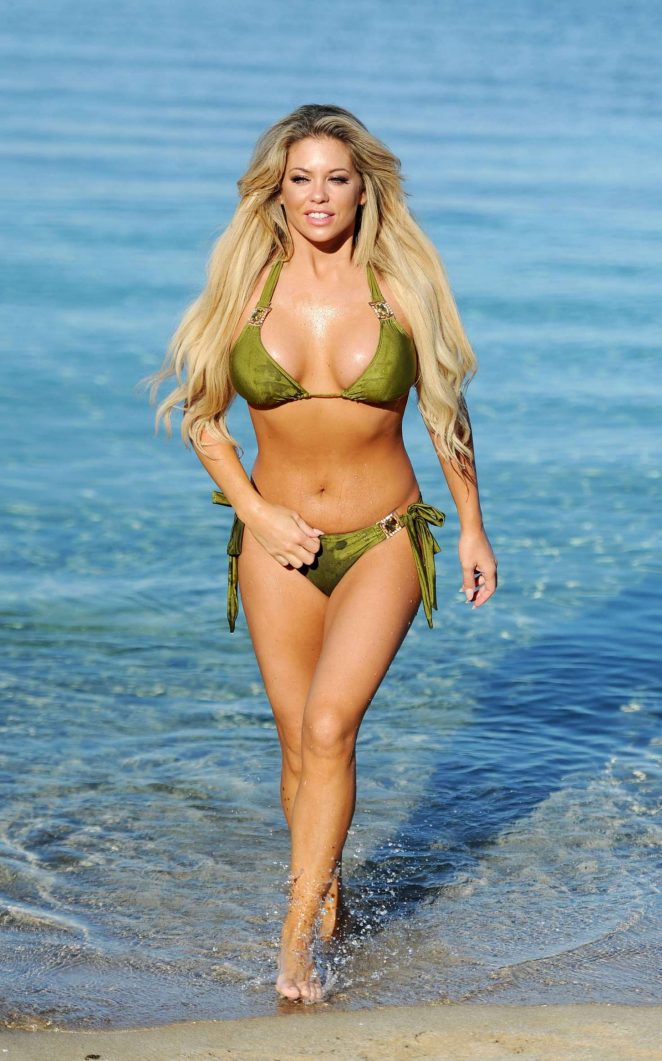 Bianca Gascoigne in Green Bikini on the beach in Tenerife