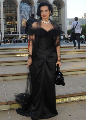 Bianca Jagger - Arrives at Metropolitan Opera in New York