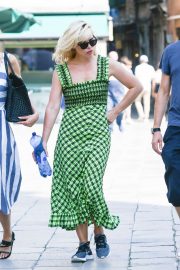 Billie Piper - In green dress while out with friends in Venice