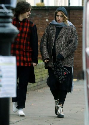 Billie Piper with her boyfriend out in London | GotCeleb