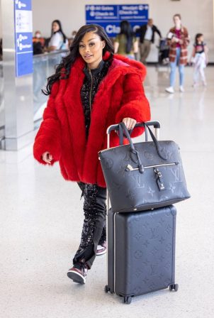 Blac Chyna - Is seen flying out of LAX