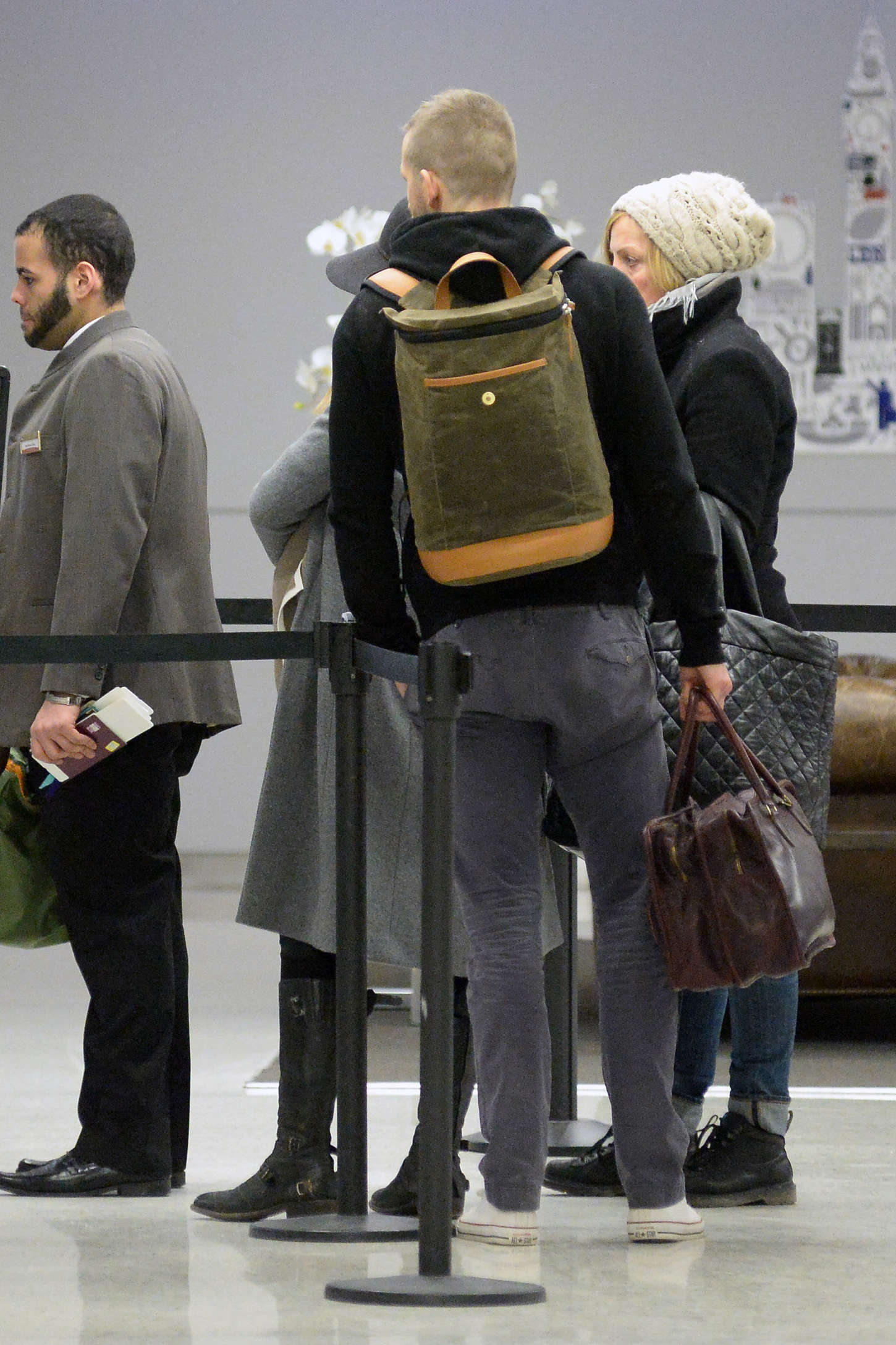 Blake Lively and Ryan Reynolds at JFK airport -27 | GotCeleb
