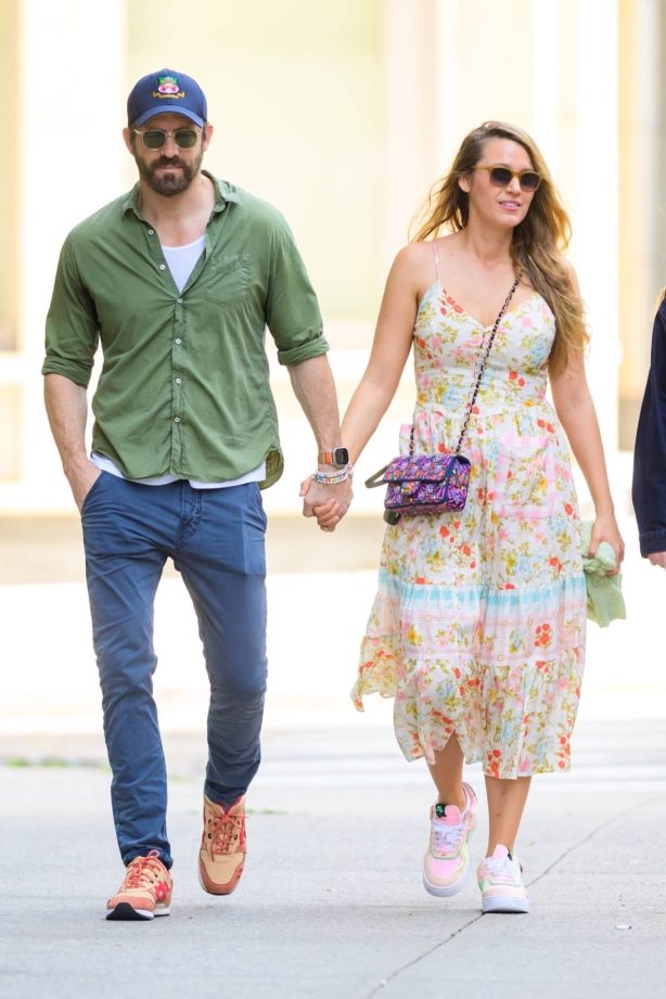 Blake Lively - And Ryan Reynolds seen going hand in hand on their morning stroll in NYC