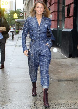Blake Lively - Arrives at New York Fashion Week in NYC