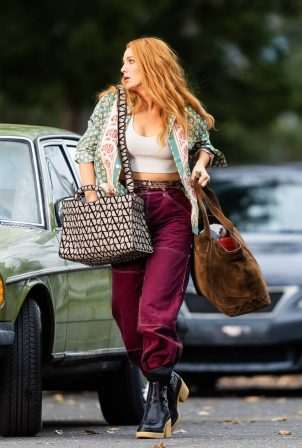 Blake Lively - Filming 'It Ends With Us' in Plainfield - New Jersey