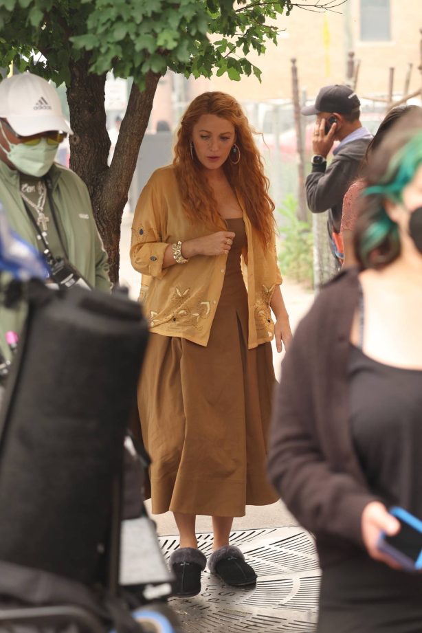 Blake Lively - On set of 'It Ends With Us' in New Jersey