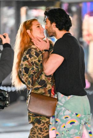 Blake Lively - Shares an On-Screen Kiss in New Jersey