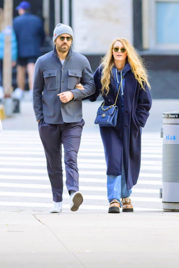 Blake Lively - With Ryan Reynolds take a stroll in New York