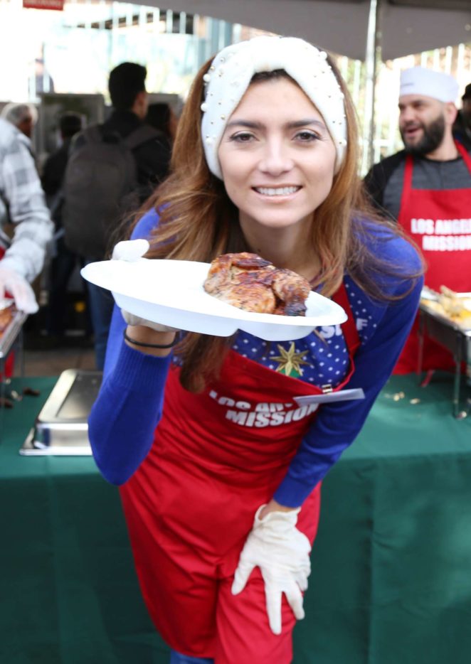 Blanca Blanco - Los Angeles Mission Serves Christmas to the Homeless in LA