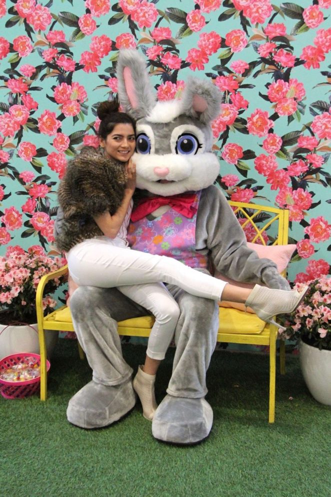 Blanca Blanco - Poses with the Easter Bunny in Los Angeles