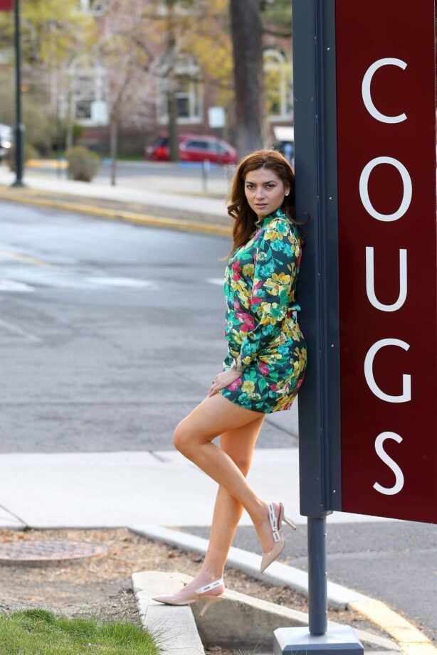Blanca Blanco - Posing for pictures in floral dress