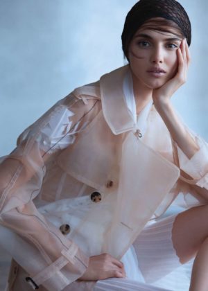 Blanca Padilla - Harper's Bazaar Singapore (December 2017)