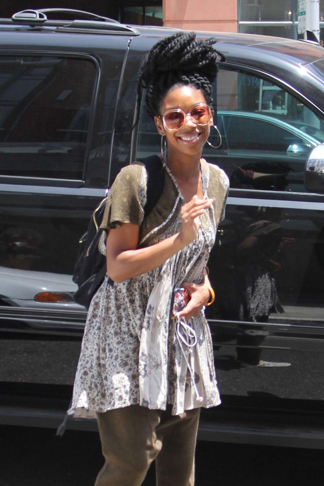 Brandy Norwood at medical building in Beverly Hills