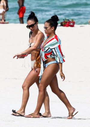 Bre Tiesi and Jordan in Bikini in the beach in Miami