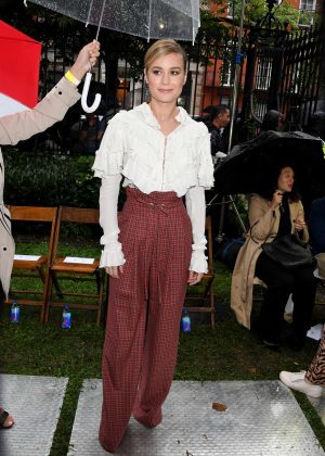 Brie Larson - Arrives at a Fashion Show in New York City