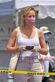 Brie Larson - Shopping candids at a Farmer's Market in Los Angeles