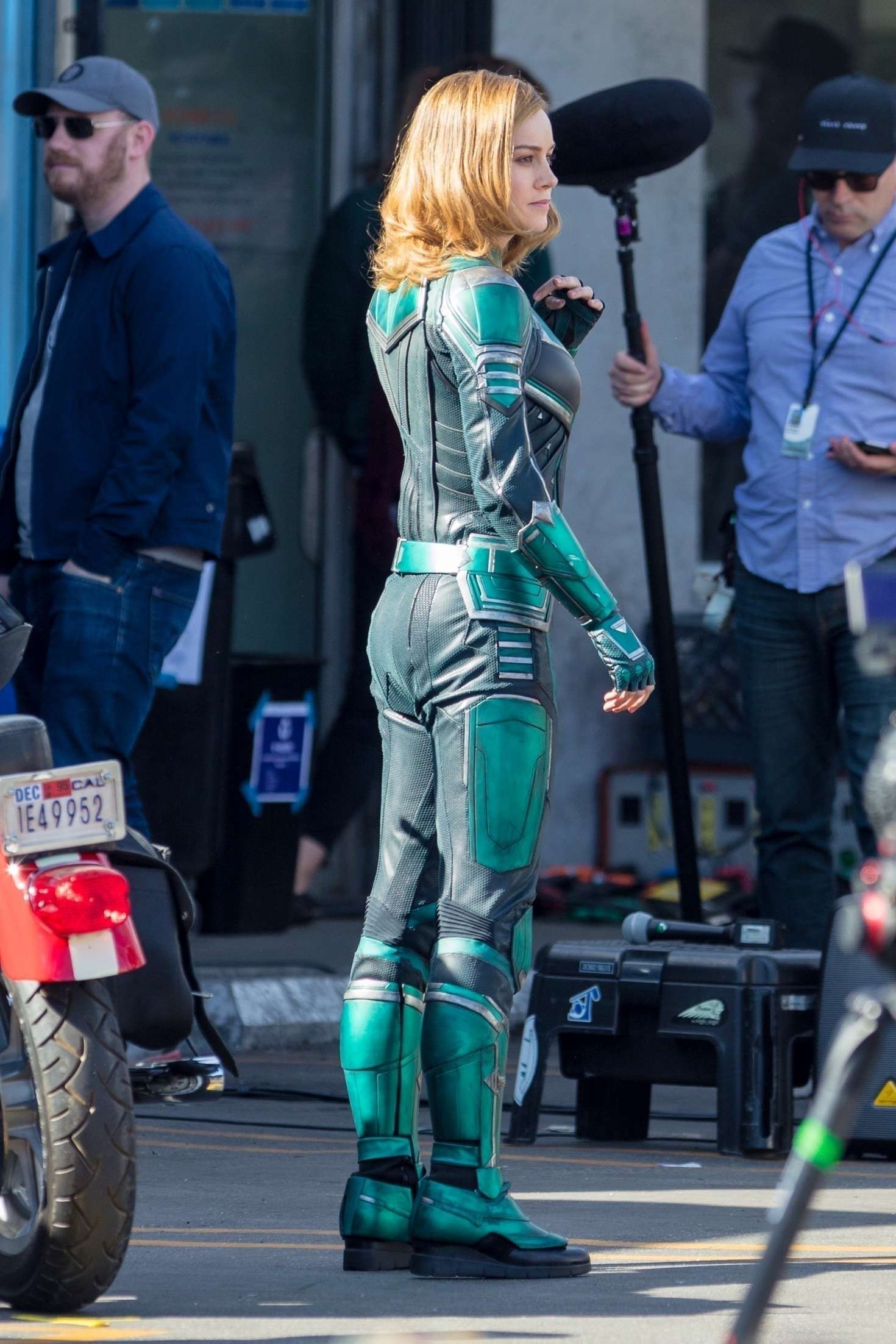 Brie Larson: Wears Suits up as Captain Marvel on set -14 ...