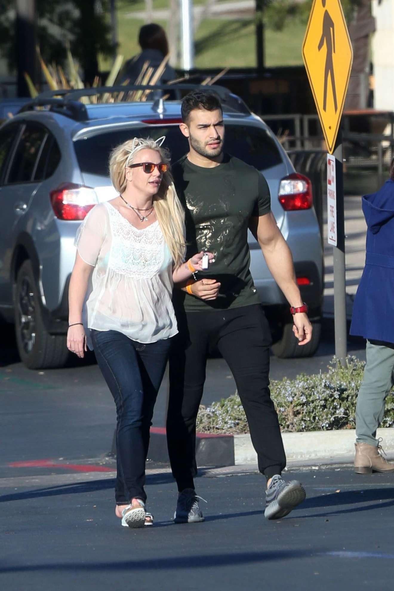 Britney Spears 2018 : Britney Spears And Sam Asghari: Seen Out In Calabasas-02