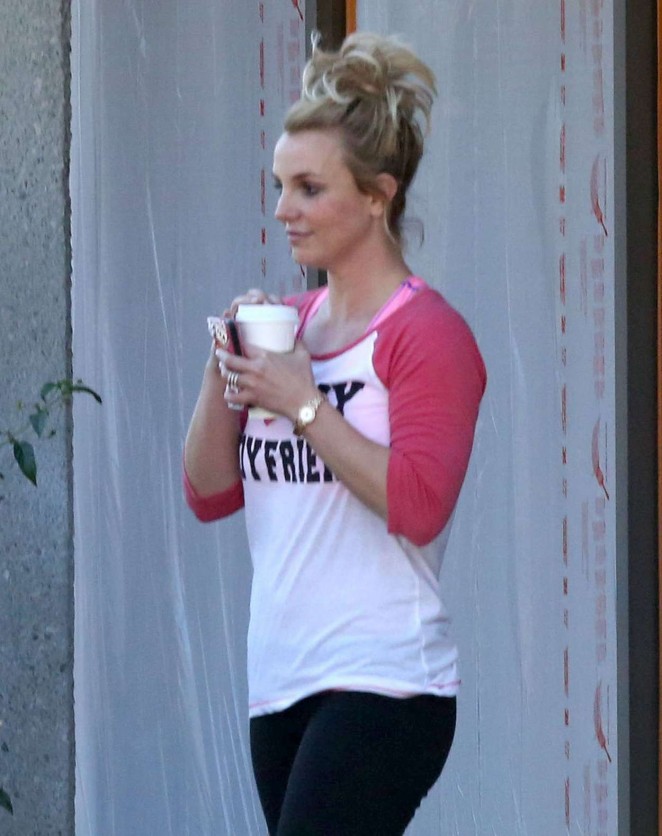 Britney Spears Leaves a dance studio in Thousand Oaks