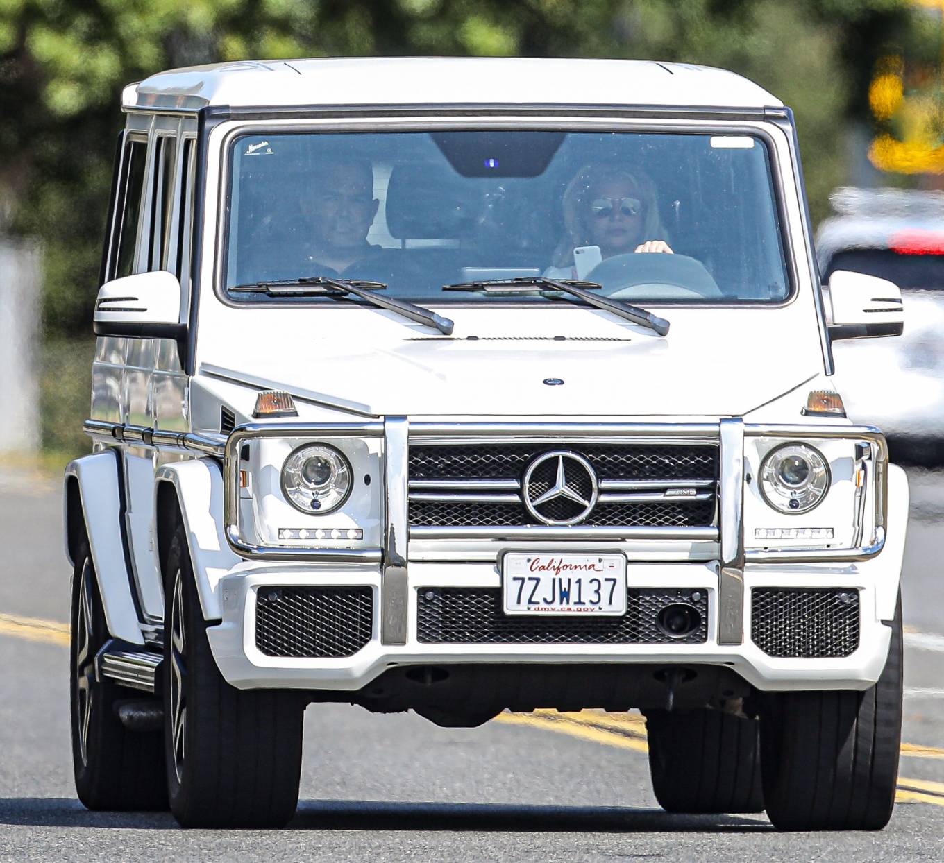 Britney Spears 2021 : Britney Spears – Driving and holding her phone in Calabasas-09