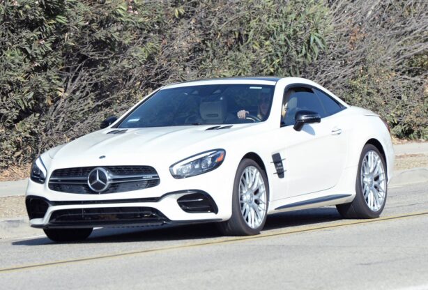 Britney Spears - Driving her white Mercedes
