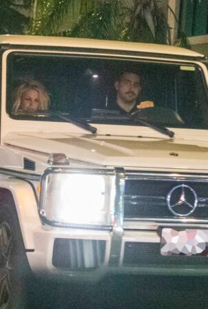 Britney Spears - Heading to her Old BFF Paris Hilton's Gated Community in L.A.