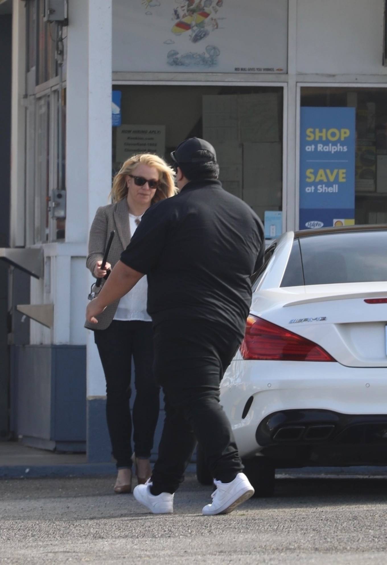 Britney Spears 2021 : Britney Spears – Makes a rar appearance seen at a local gas station Los Angeles -20