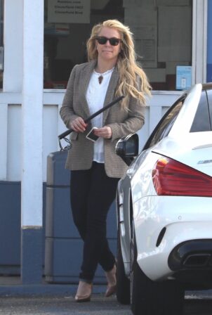 Britney Spears - Makes a rar appearance seen at a local gas station Los Angeles