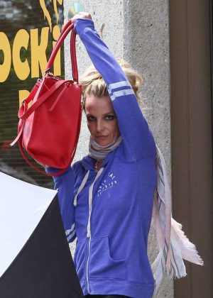 Britney Spears out in Thousand Oaks
