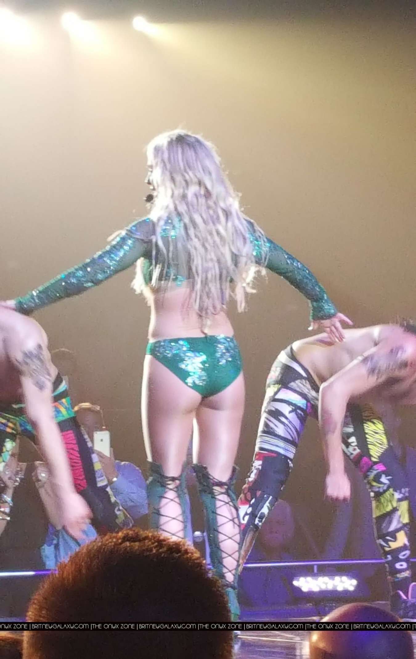 Britney Spears 2016 : Britney Spears: Performs at Piece Of Me Show -08