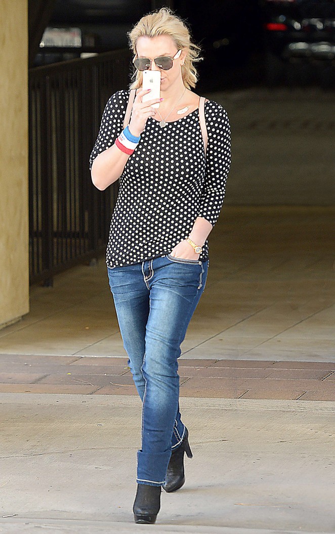 Britney Spears - Shopping in Los Angeles