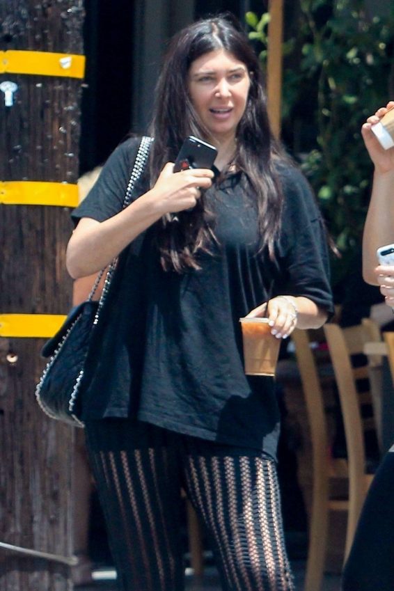 Brittny Gastineau - Grabs lunch with a friend in Hollywood