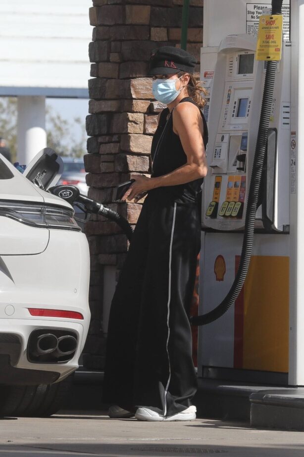 Brooke Burke - Stops at a gas station in Malibu