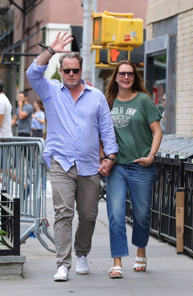Brooke Shields - With husband Chris Henchy seen during stroll around Manhattan's West Village area