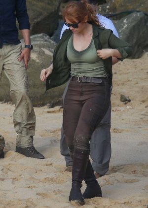 Bryce Dallas Howard on the set of 'Jurassic World 2 - Ancient Futures' in Honolulu