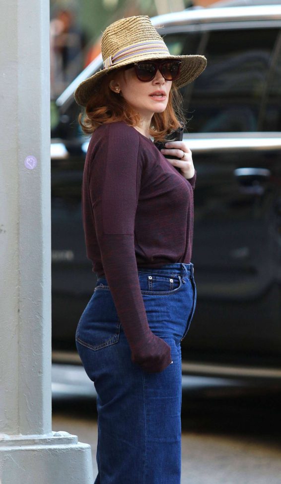 Bryce Dallas Howard - Seen Out in New York City