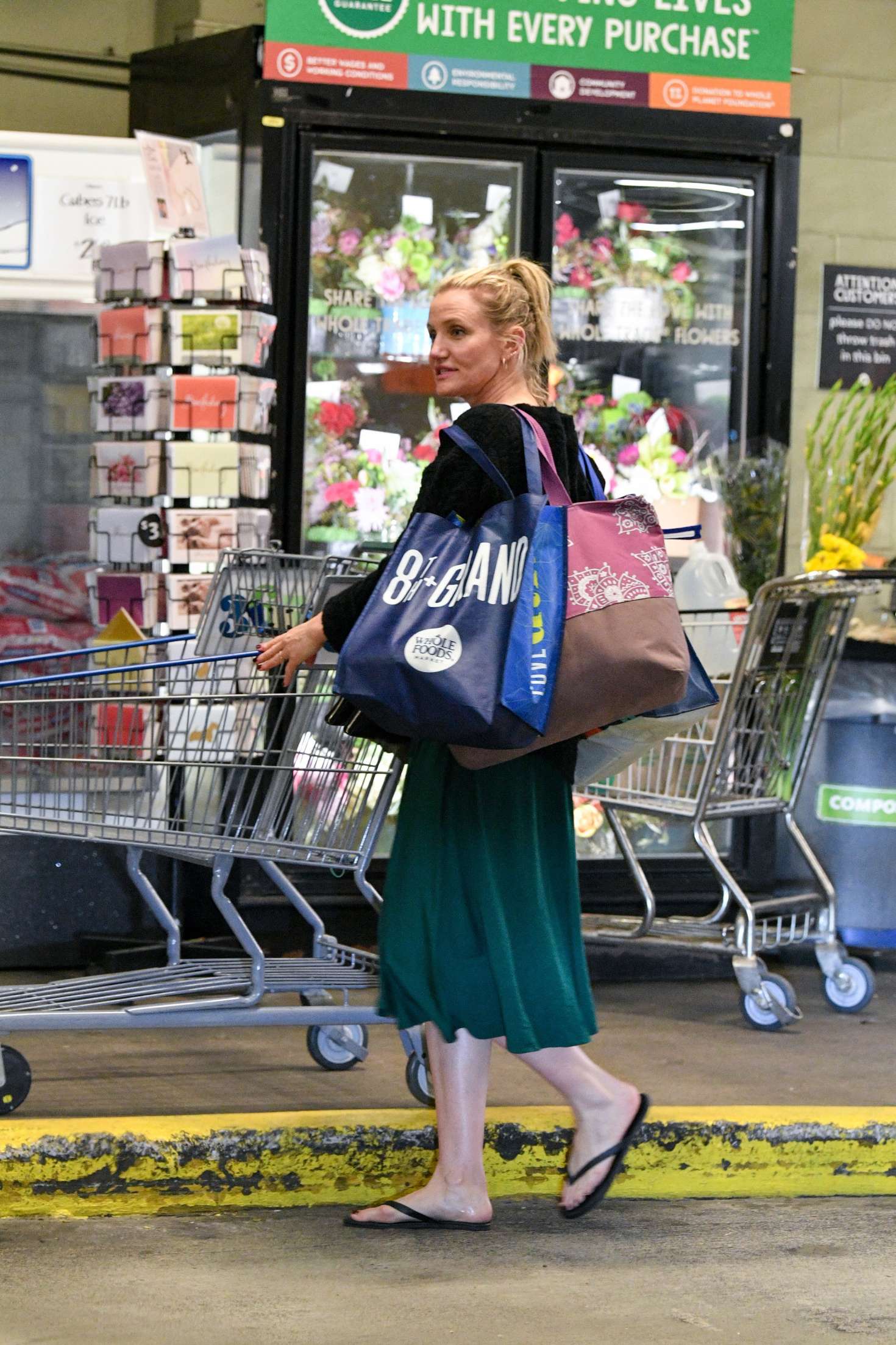 Cameron Diaz - Shopping at Whole Foods Market in Beverly Hills