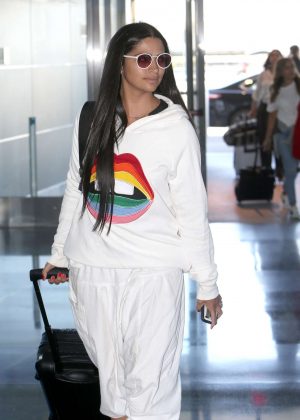 Camila Alves - Arrives at JFK Airport in New York