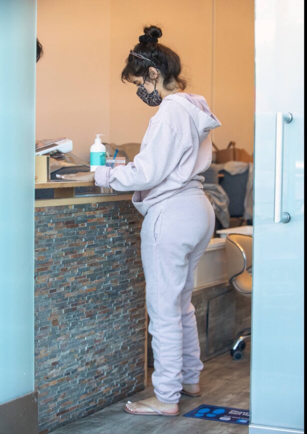 Camila Cabello - Gets her nails done in West Hollywood