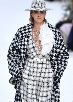 Cara Delevigne - Chanel Runway Show in Paris