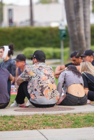 Cara Santana and boyfriend Shannon Leto gather with friends at a Beverly Hills Park