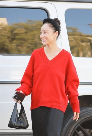 Cara Santana - Arrives to San Vicente Bungalows in Los Angeles
