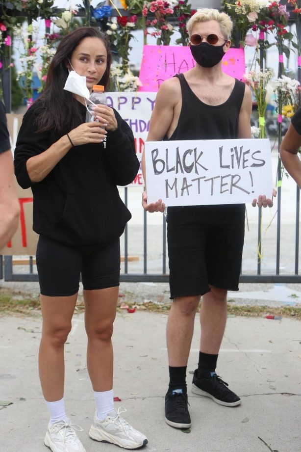 Cara Santana - Attends the Breonna Taylor protest in LA