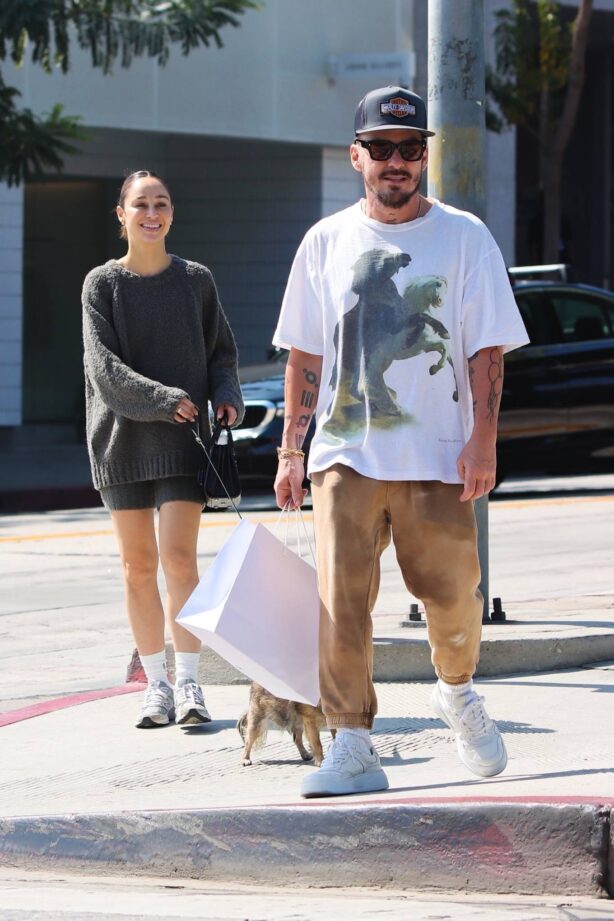 Cara Santana - With her beau Shannon Leto while shopping together in West Hollywood