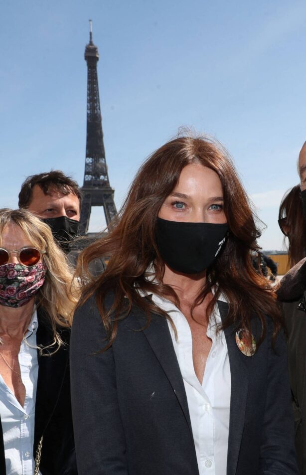 Carla Bruni - Attends the demonstration in support of the family of Sarah Halimi in Paris