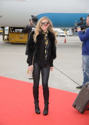 Carmen Electra Arrives at Airport in Vienna