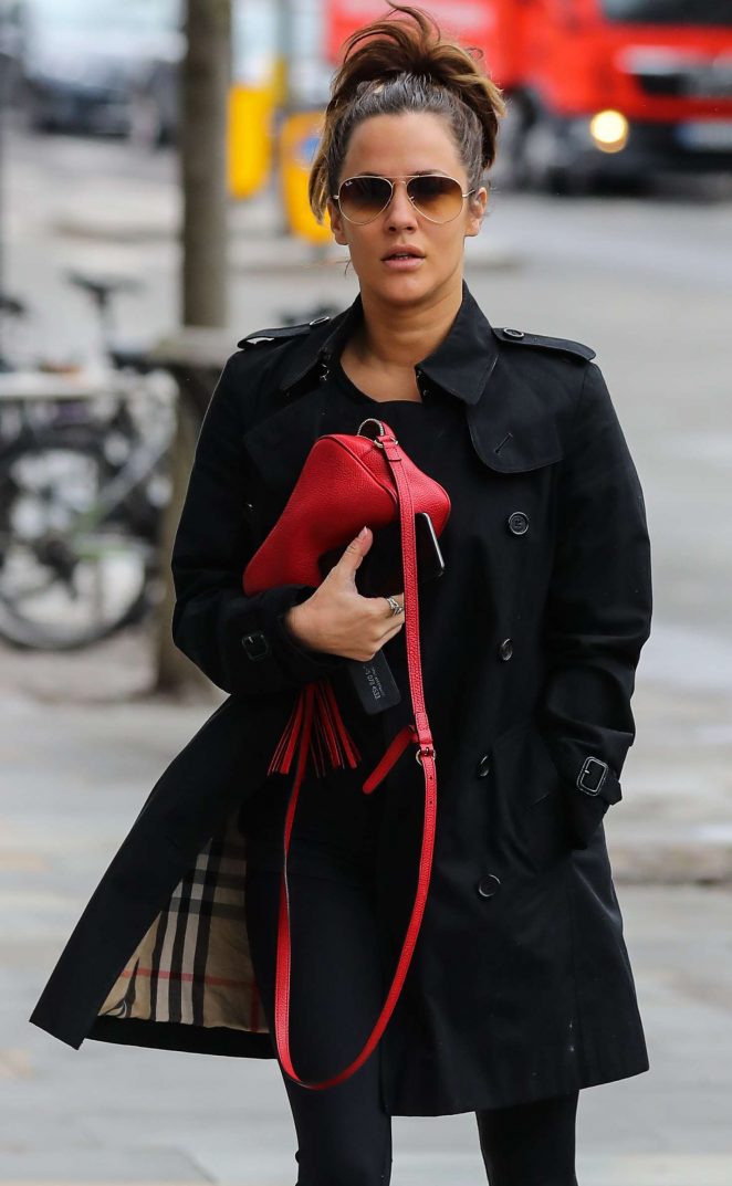 Caroline Flack - Heading to the gym in London